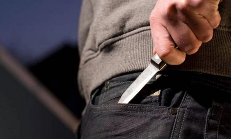 Ηράκλειο: Μεθυσμένος Βούλγαρος απείλησε με μαχαίρι τους φίλους του και αστυνομικούς!
